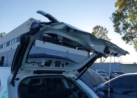 2021 Mazda Cx-5 Touring z USA, uszkodzony, nr VIN JM3KFACM5M1384831